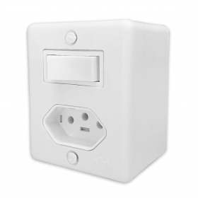 CONJUNTO INTERRUPTOR SIMPLES 6A C/TOMADA 2P+T 20A 250V BOX ILUMI